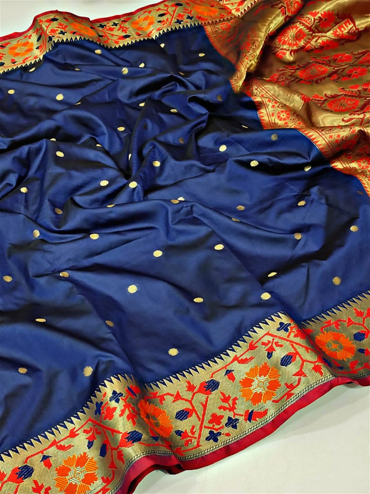 Epiphany Navy Blue Soft Banarasi Silk Saree With Desirable Blouse Piece