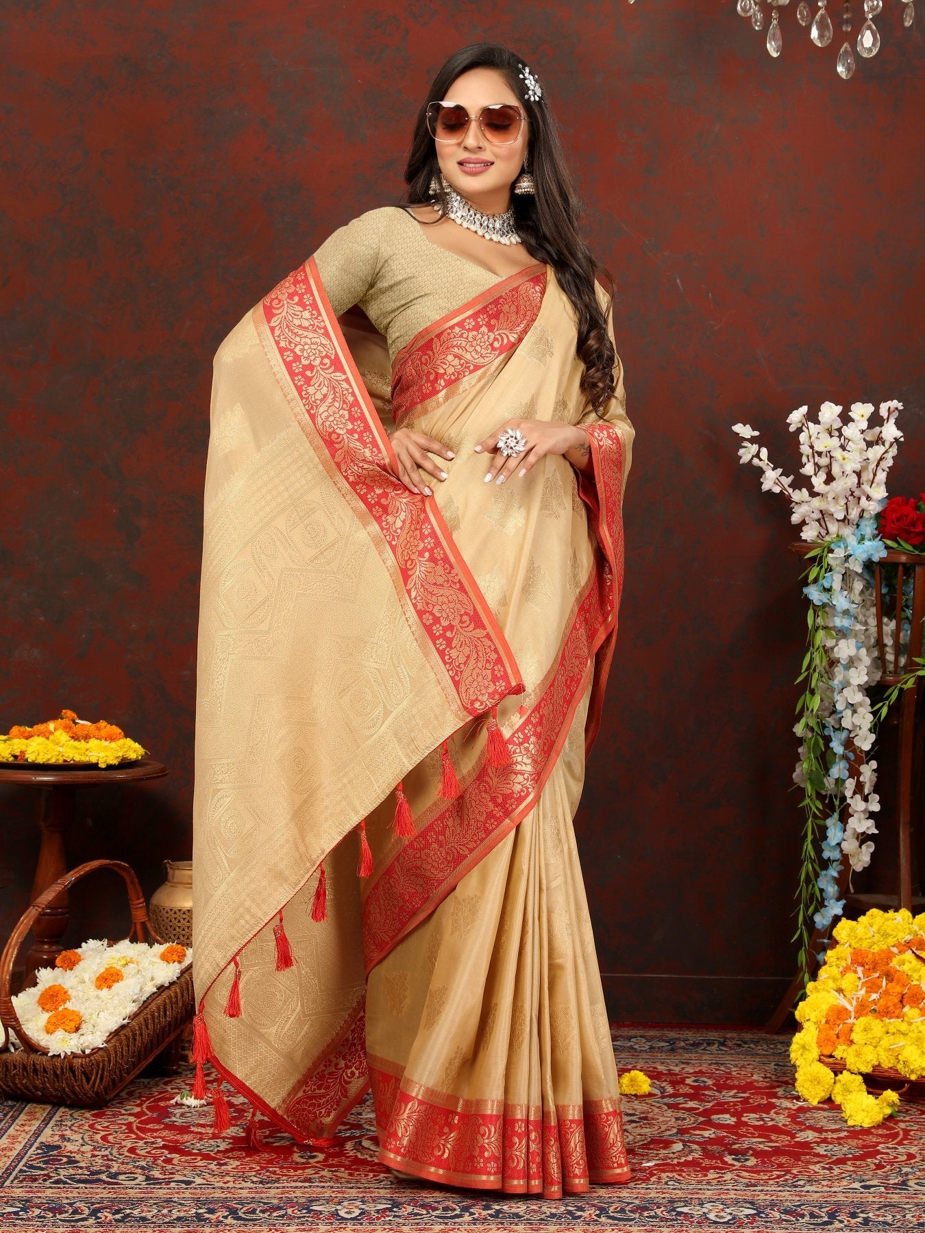 Groovy Beige Cotton Silk Saree With Pleasurable Blouse Piece