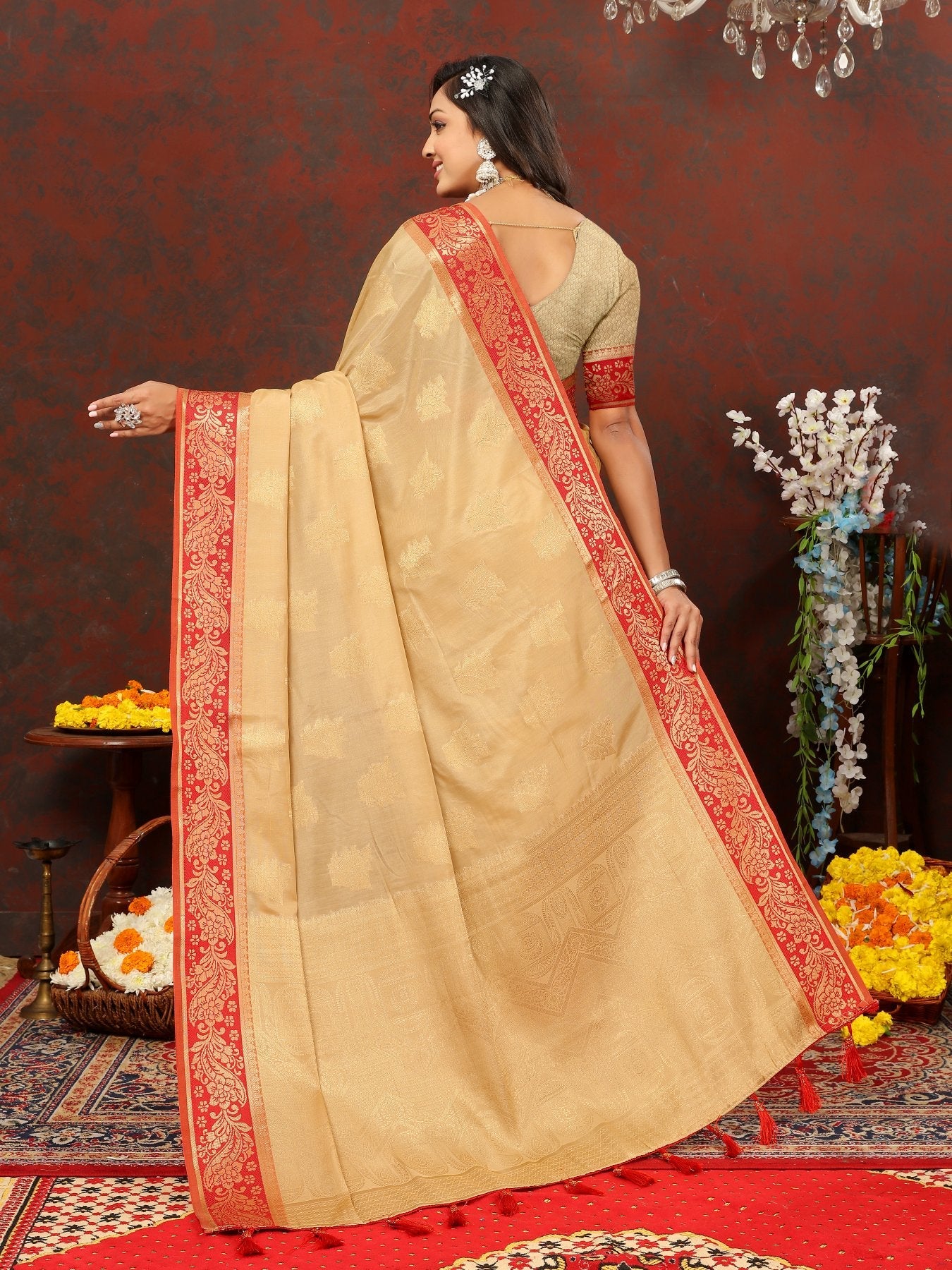 Groovy Beige Cotton Silk Saree With Pleasurable Blouse Piece