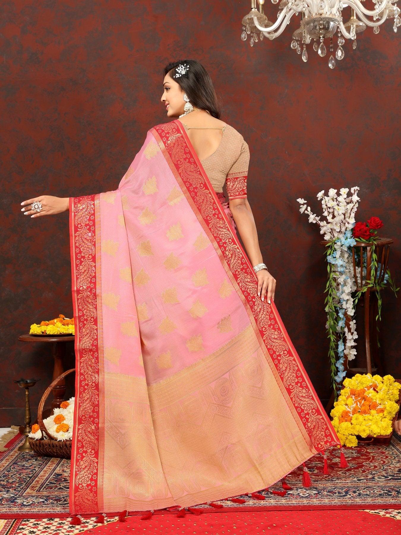 Radiant Pink Cotton Silk Saree With Denouement Blouse Piece