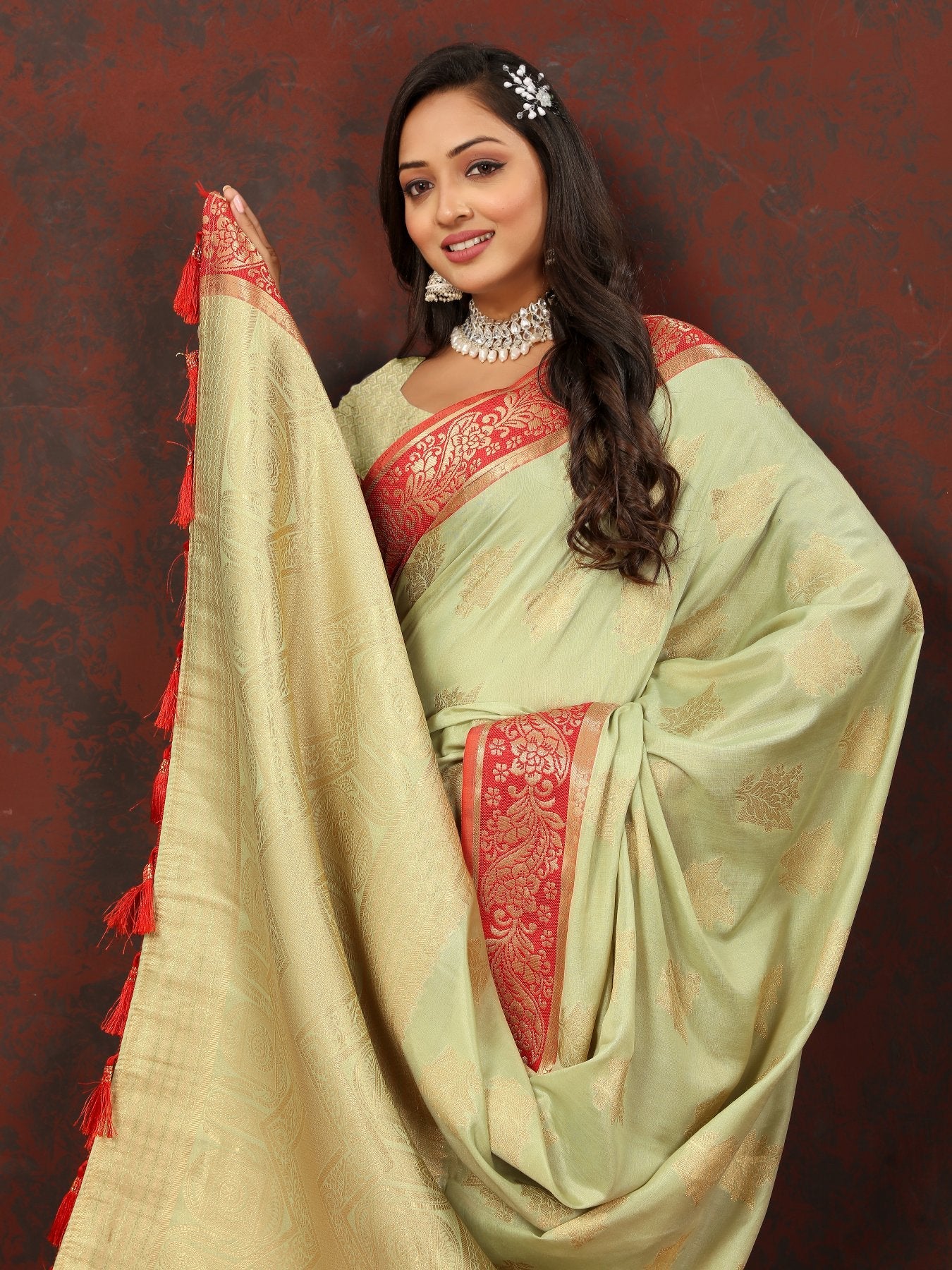 Ravishing Pista Cotton Silk Saree With Magnetic Blouse Piece