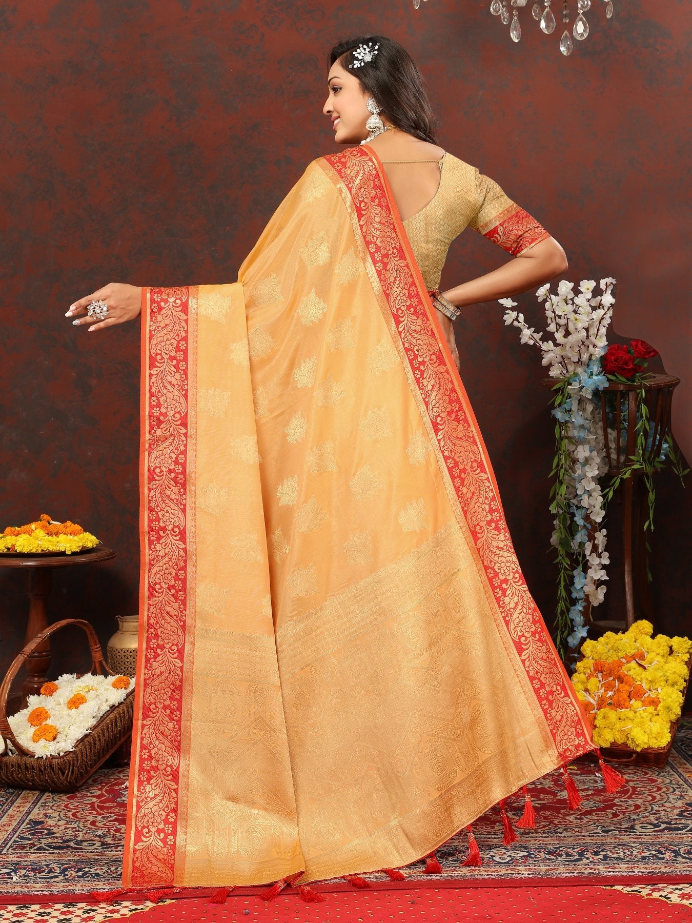 Hypnotic Yellow Cotton Silk Saree With Devastating Blouse Piece