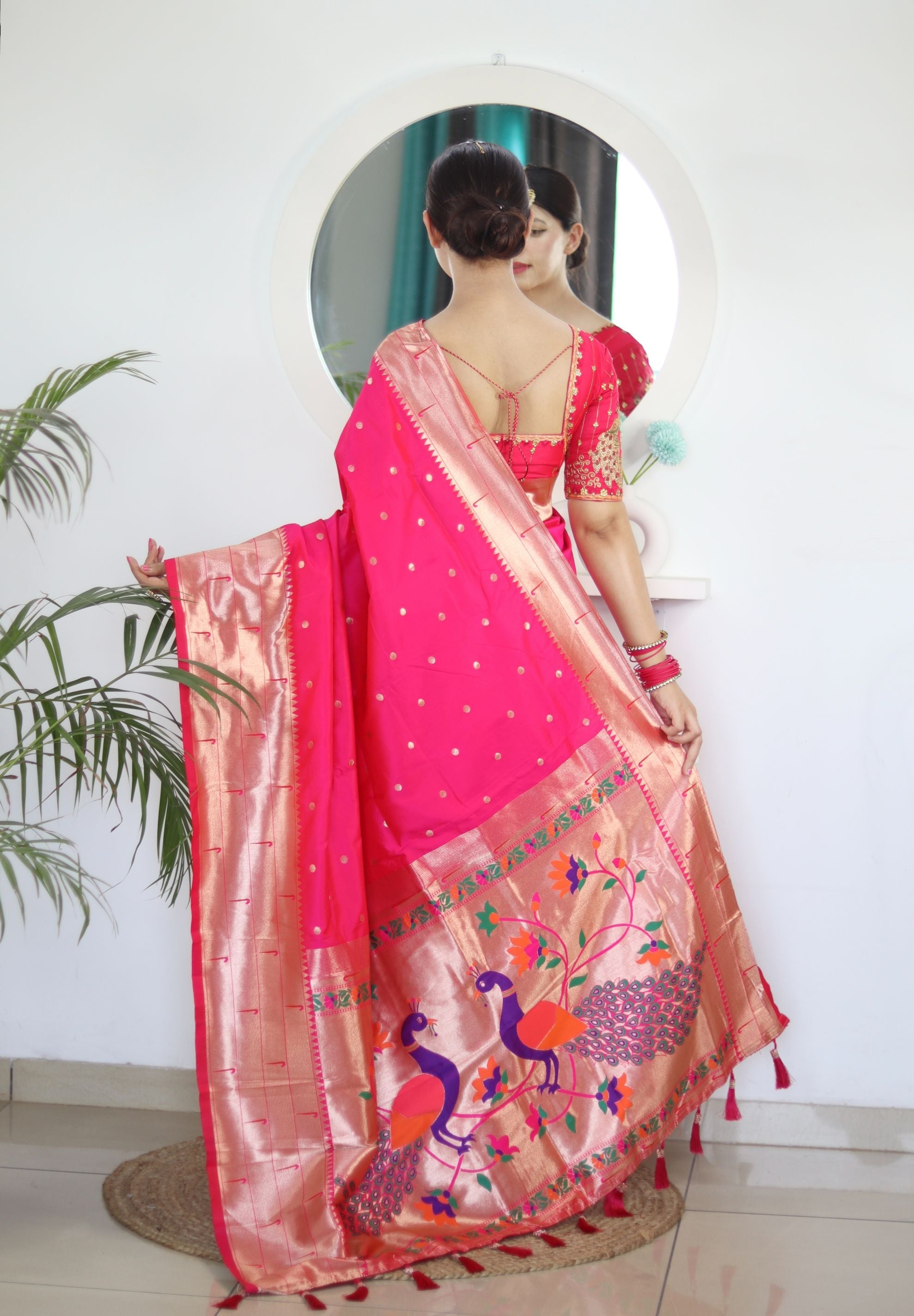 Luminous Dark Pink Paithani Silk Saree With Efflorescence Blouse Piece