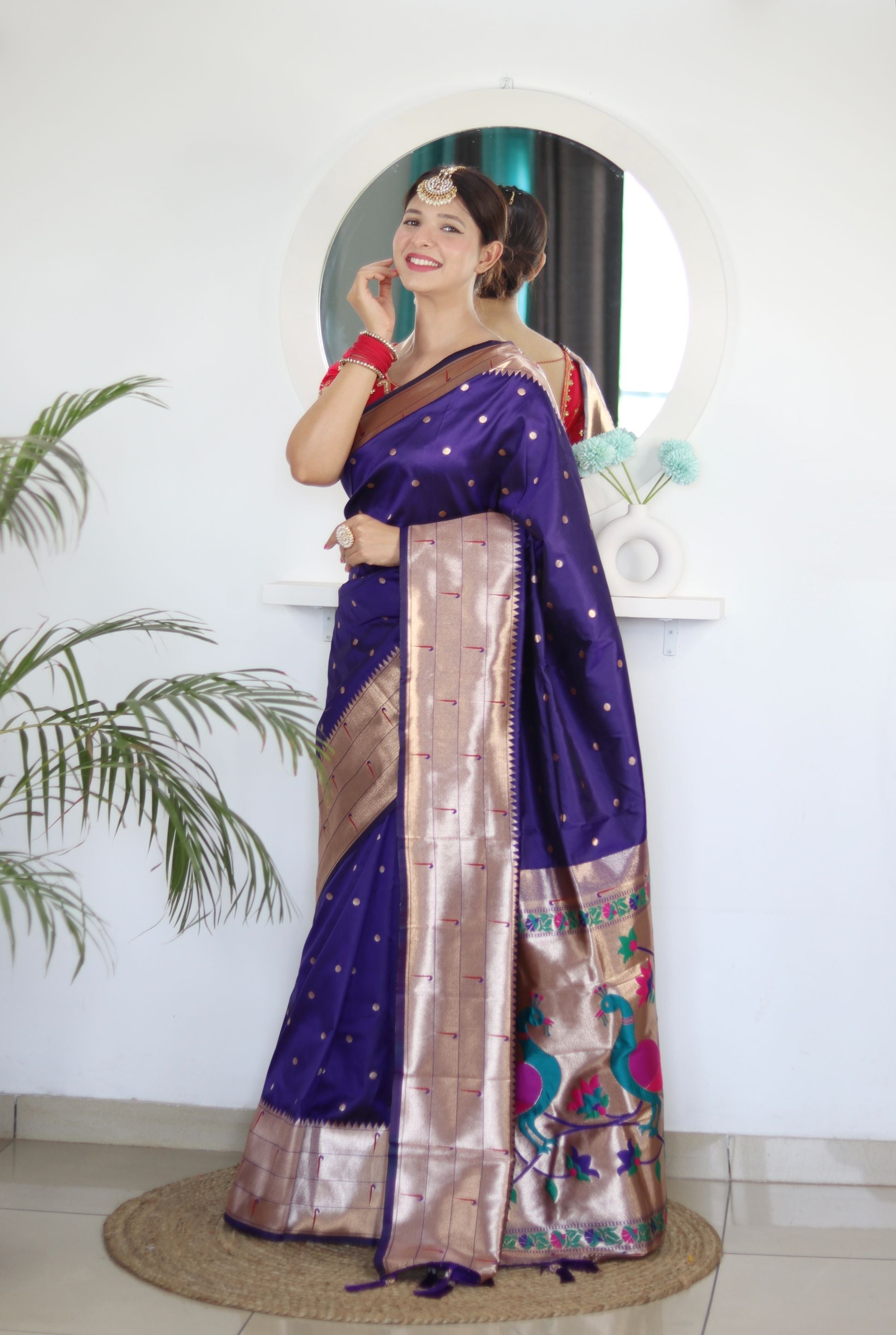 Lustrous Navy Blue Paithani Silk Saree With Effervescent Blouse Piece