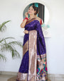 Lustrous Navy Blue Paithani Silk Saree With Effervescent Blouse Piece