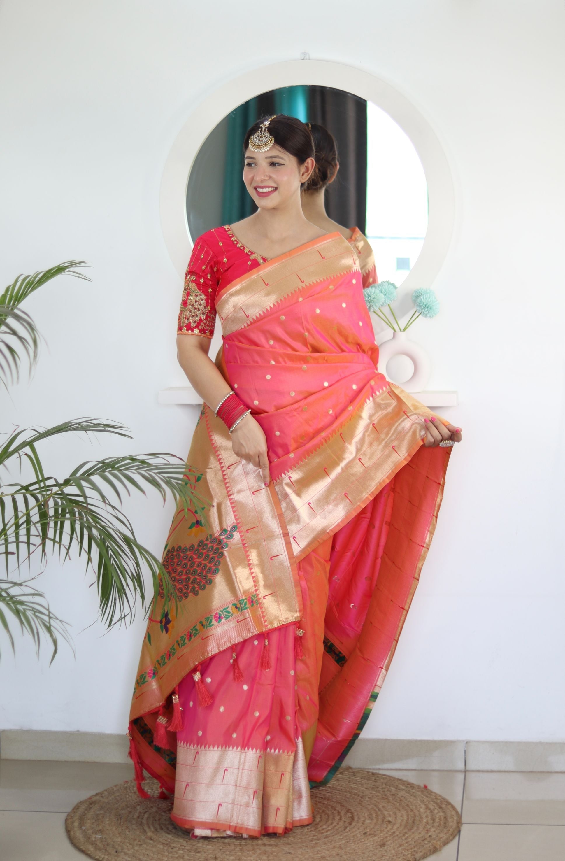 Ethnic Peach Paithani Silk Saree With Sumptuous Blouse Piece