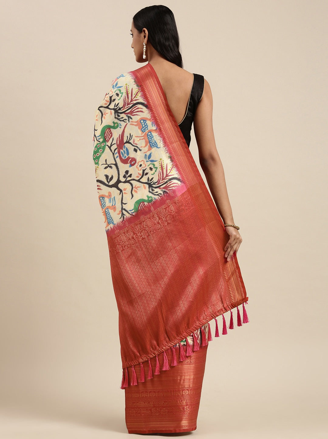 Dazzling Beige Kalamkari Printed Saree With Forbearance Blouse Piece