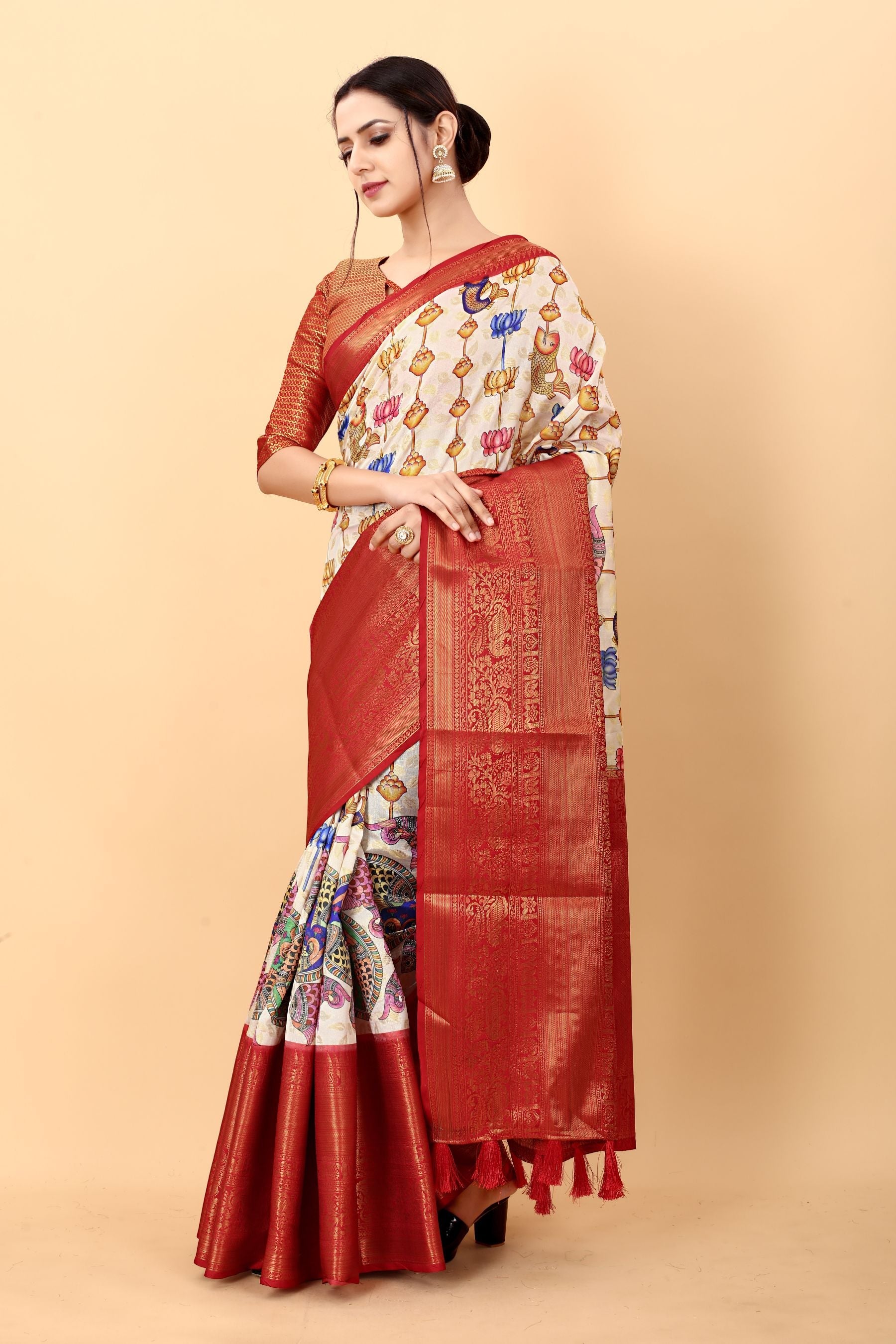 Demanding Beige Kalamkari Printed Saree With Panoply Blouse Piece