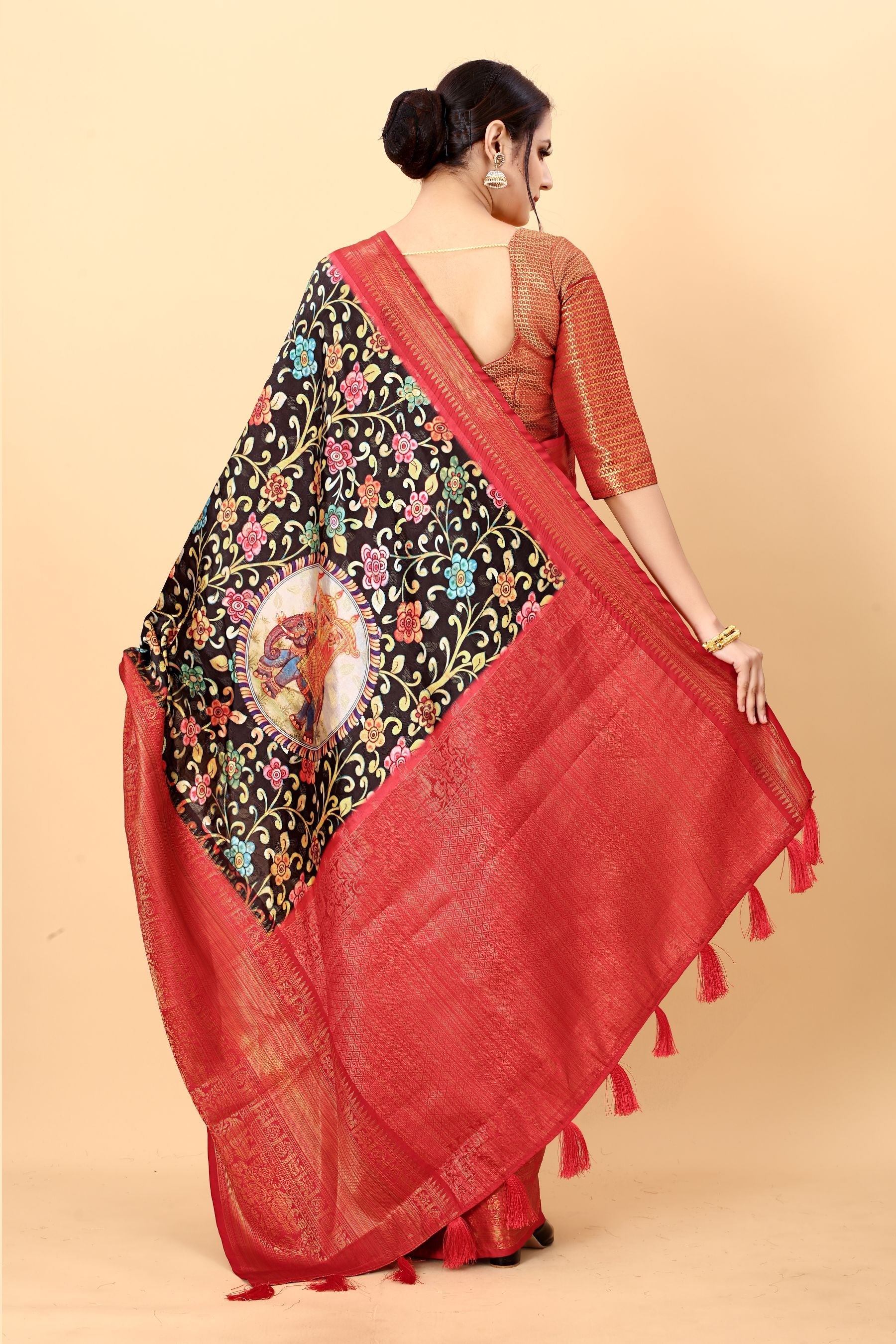 Beautiful Black Kalamkari Printed Saree With Nemesis Blouse Piece