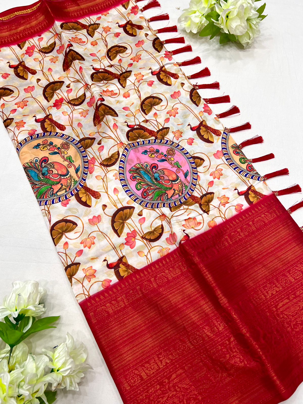 Eye-catching Beige Kalamkari Printed Saree With Murmurous Blouse Piece