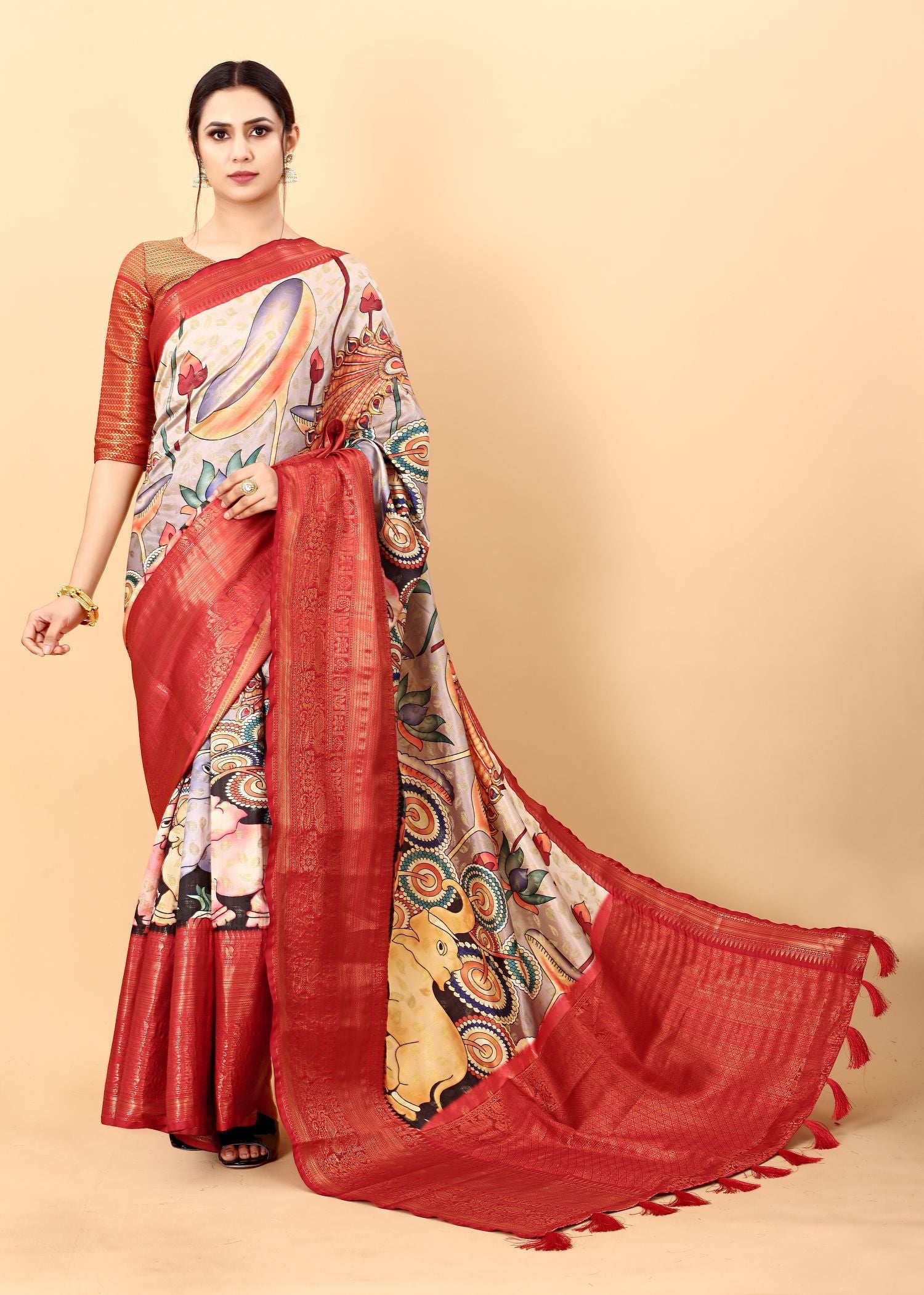 Glowing Beige Kalamkari Printed Saree With Moiety Blouse Piece