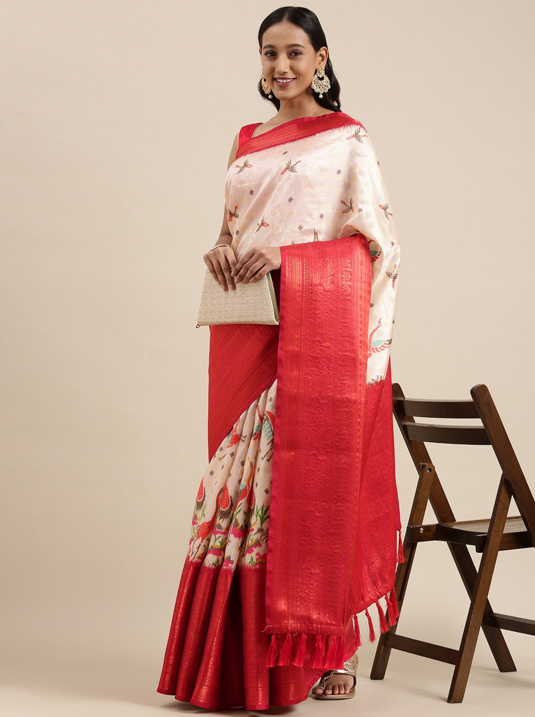 Rhapsodic Off White Kalamkari Printed Saree With Demesne Blouse Piece