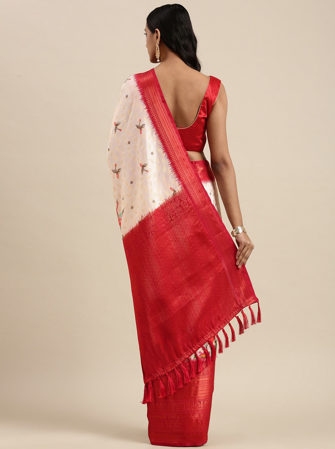 Rhapsodic Off White Kalamkari Printed Saree With Demesne Blouse Piece