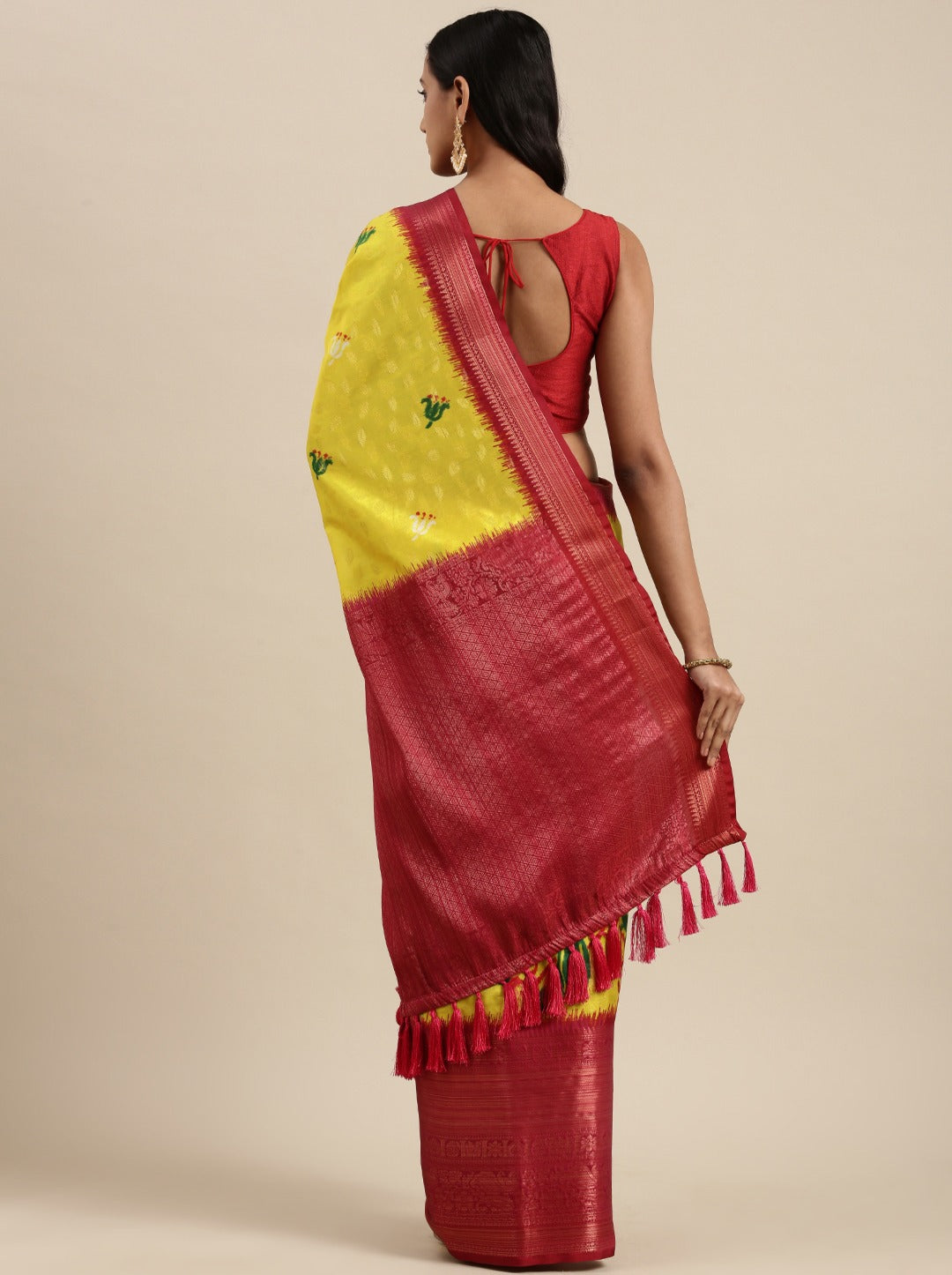 Adorning Yellow Kalamkari Printed Saree With Evanescent Blouse Piece