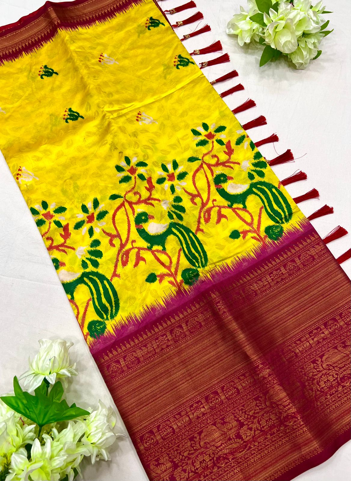 Adorning Yellow Kalamkari Printed Saree With Evanescent Blouse Piece