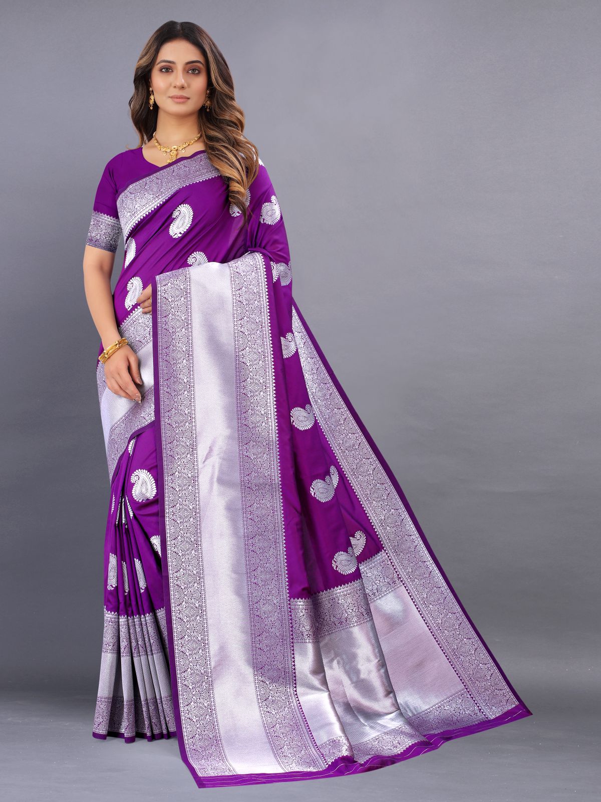 Snappy Purple Banarasi Silk Saree With Preferable Blouse Piece