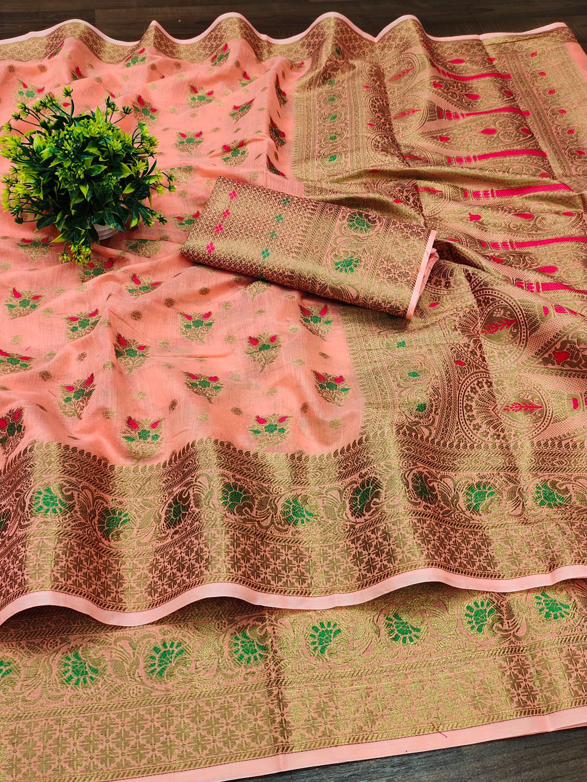 Prodigal Peach Linen Silk Saree With Inspiring Blouse Piece