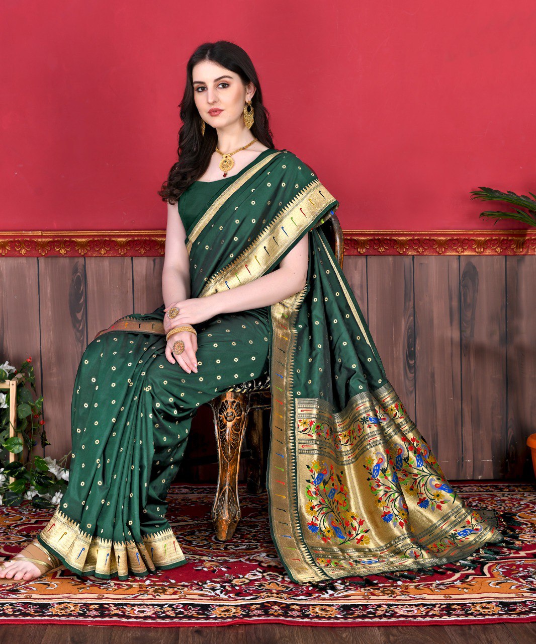 Bewitching Dark Green Paithani Silk Saree With Tantalizing Blouse Piece