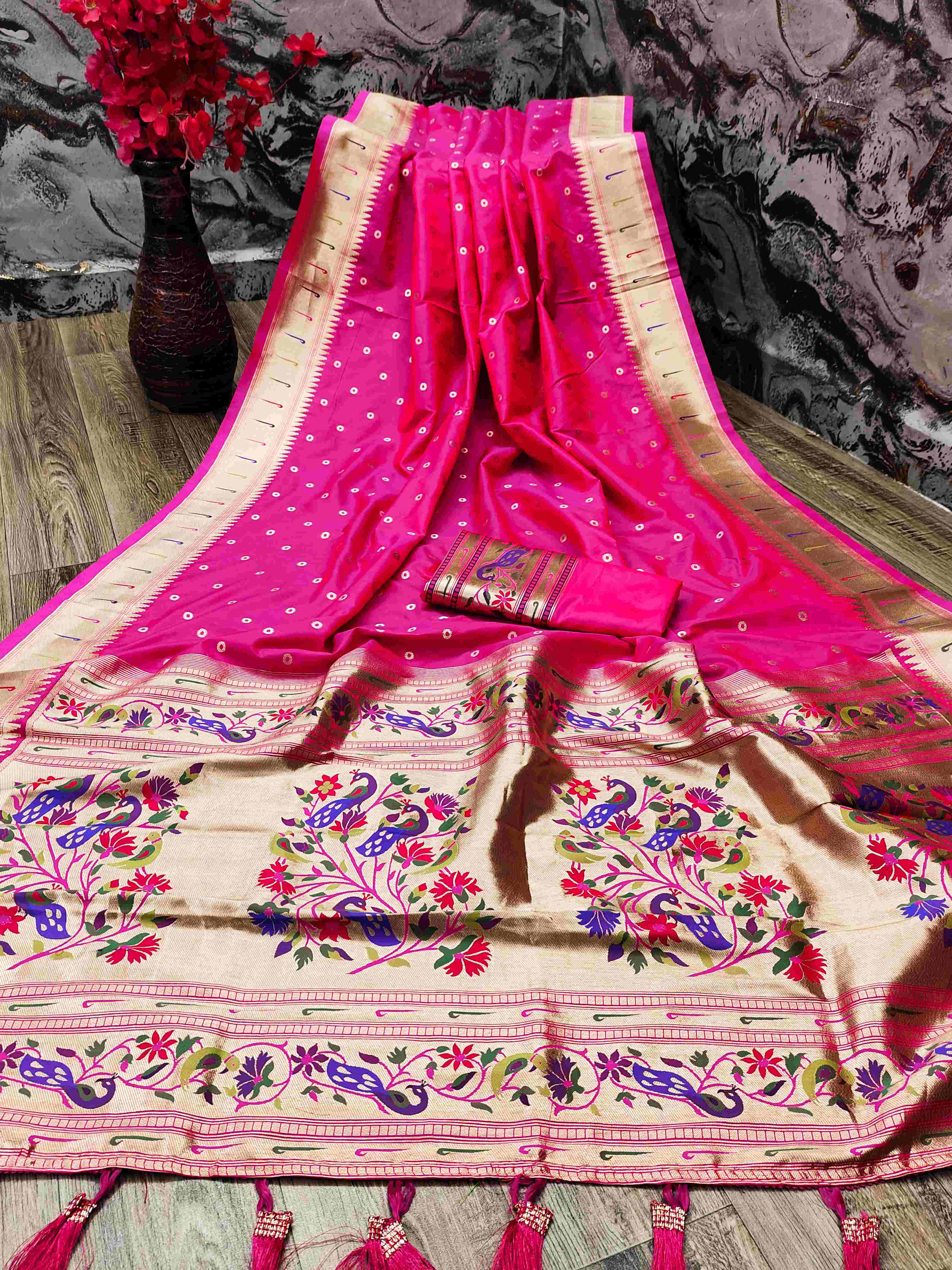 Beauteous Dark Pink Paithani Silk Saree With Grandiose Blouse Piece