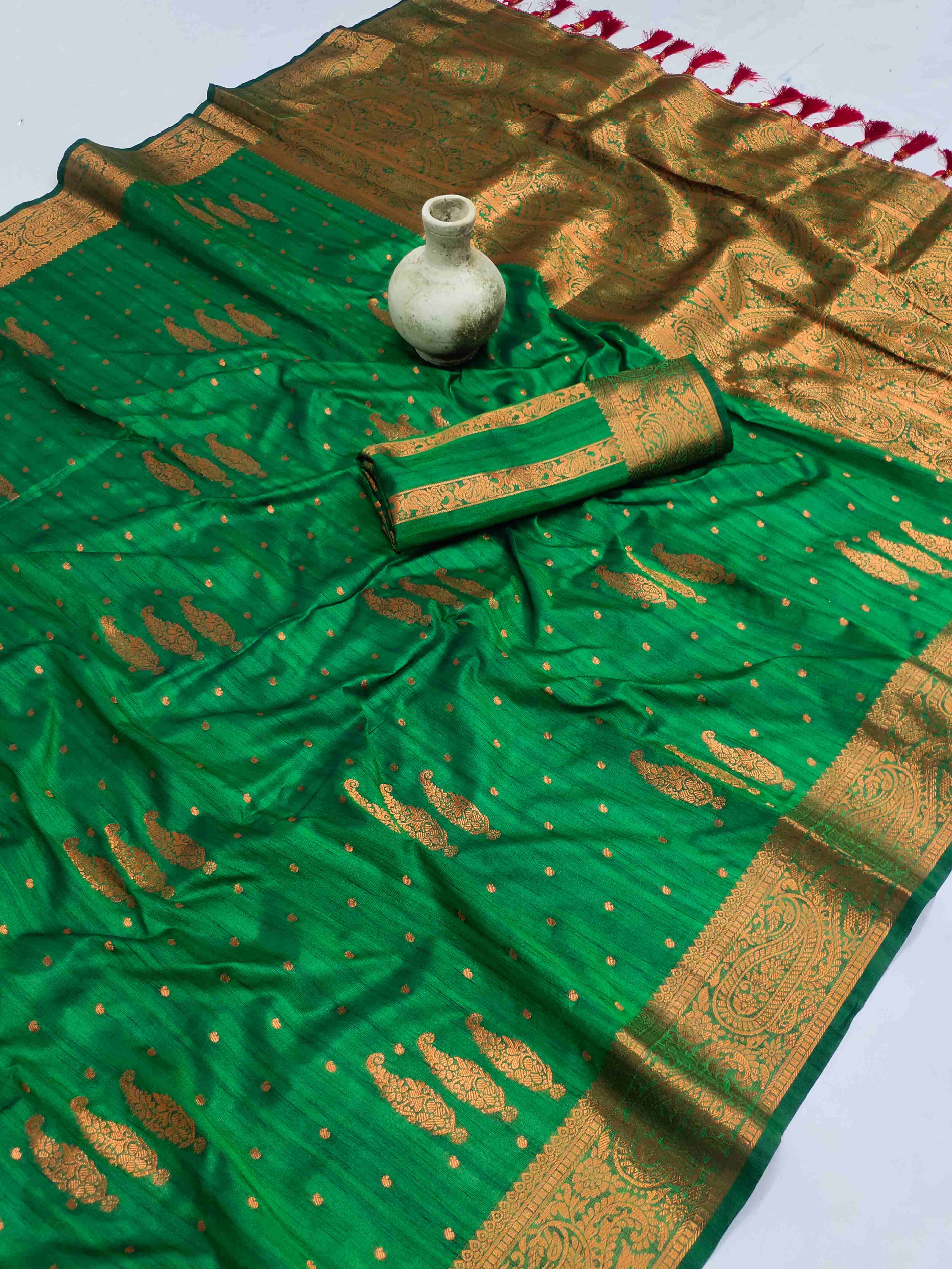 Ideal Green Soft Banarasi Silk Saree With Ethereal Blouse Piece