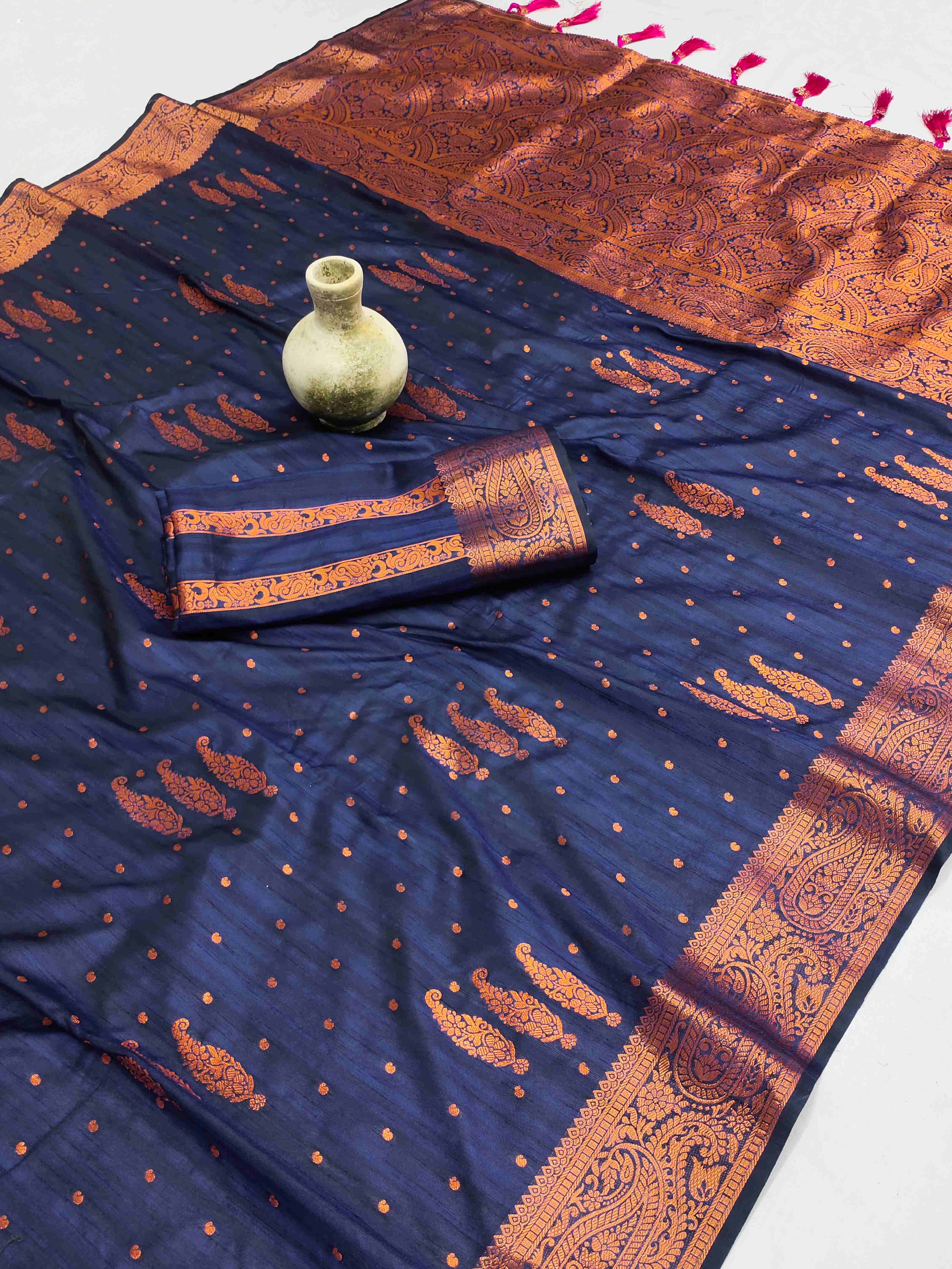 Scintilla Navy Blue Soft Banarasi Silk Saree With Beauteous Blouse Piece