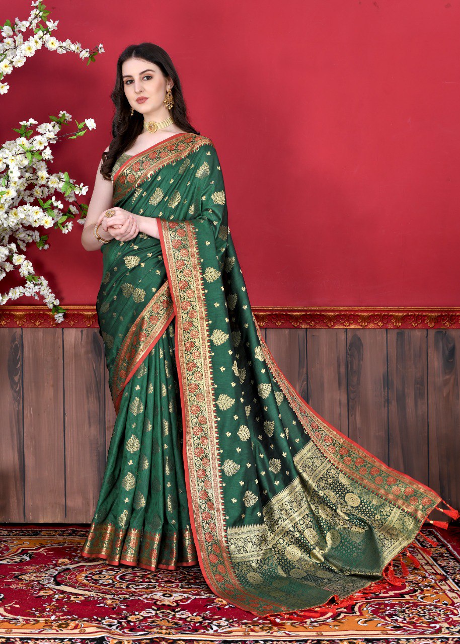 An insanely Dark Green Banarasi Silk Saree With Posh Blouse Piece