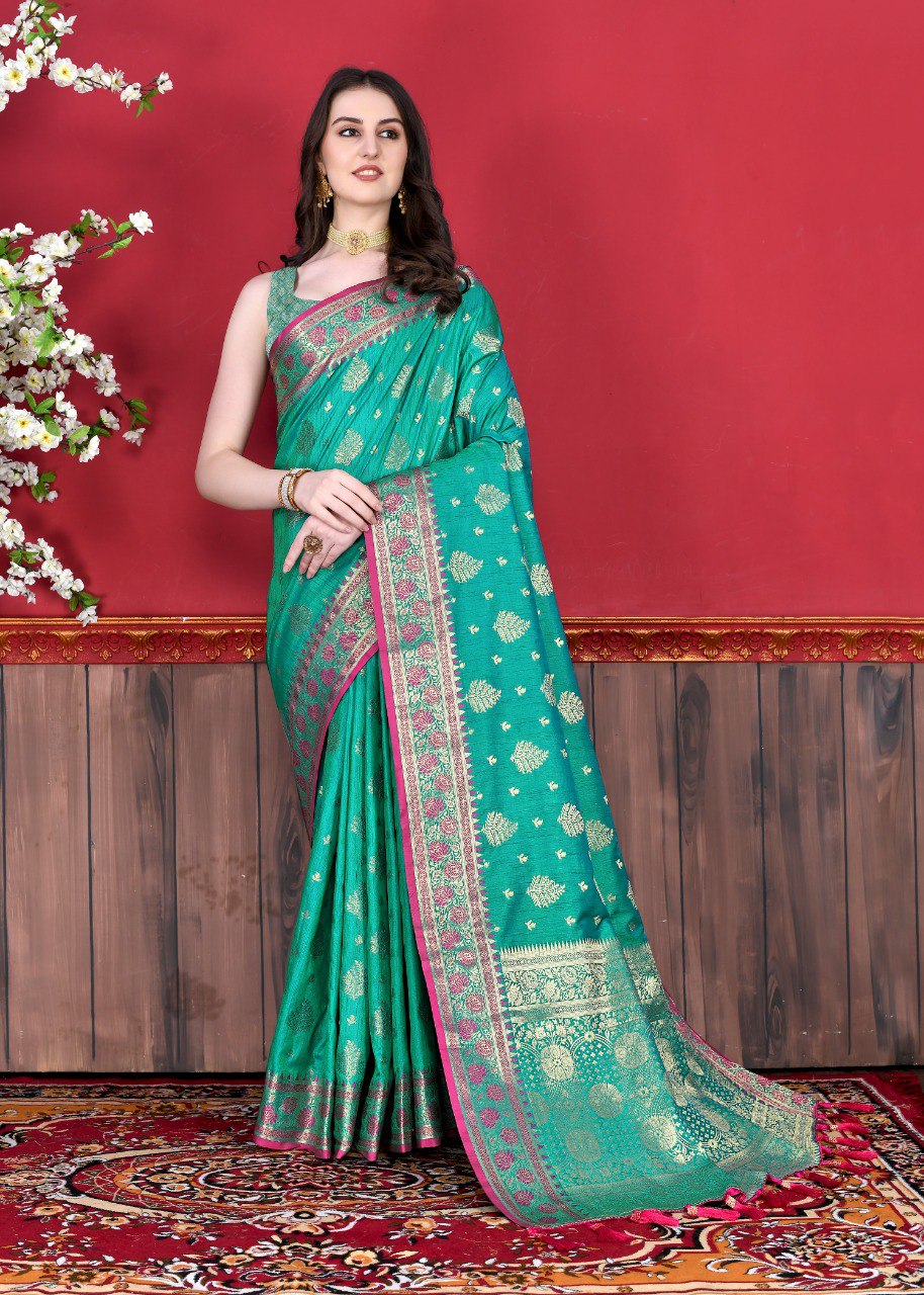 Fugacious Rama Banarasi Silk Saree With Lustrous Blouse Piece