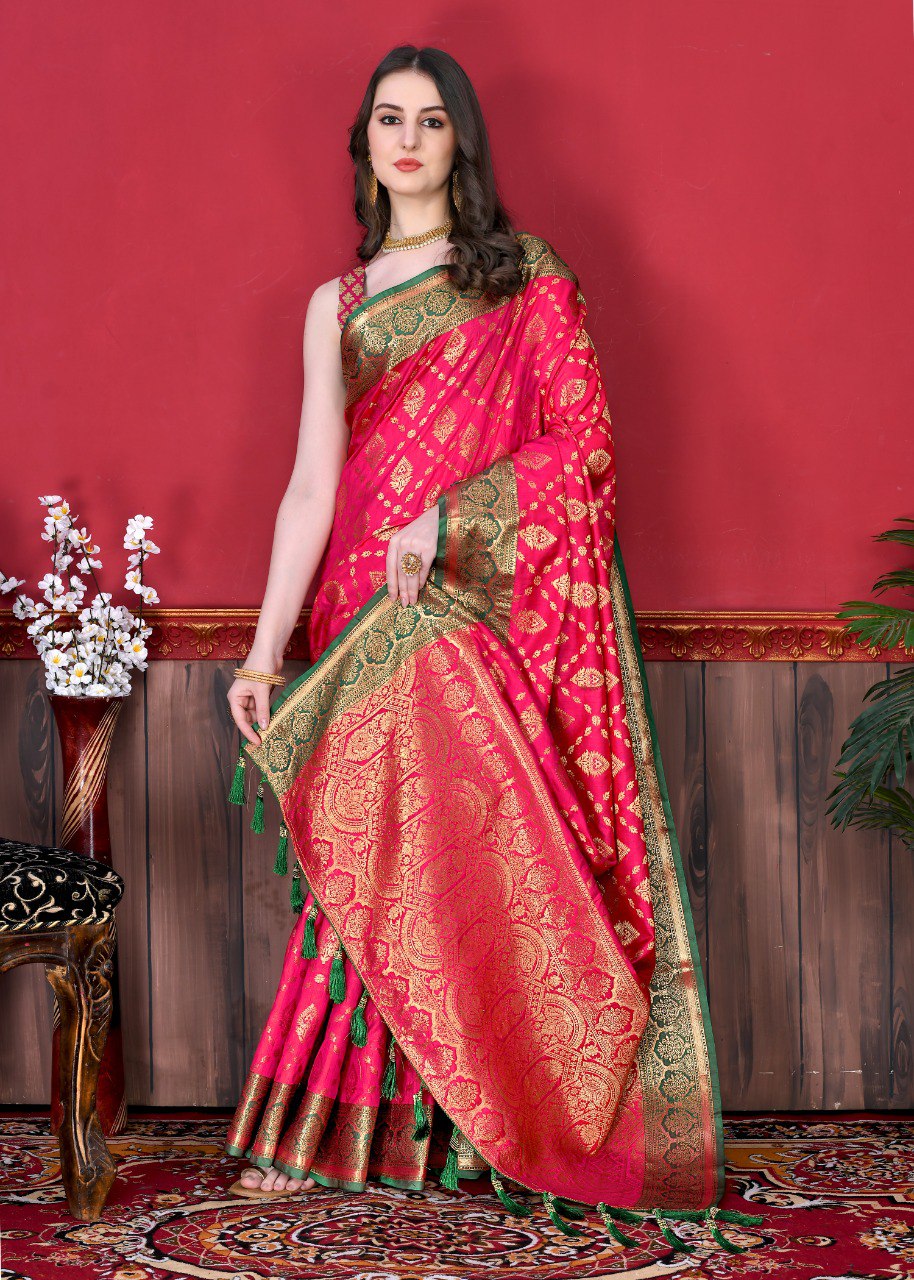 Twirling Dark Pink Banarasi Silk Saree With Zephyr Blouse Piece