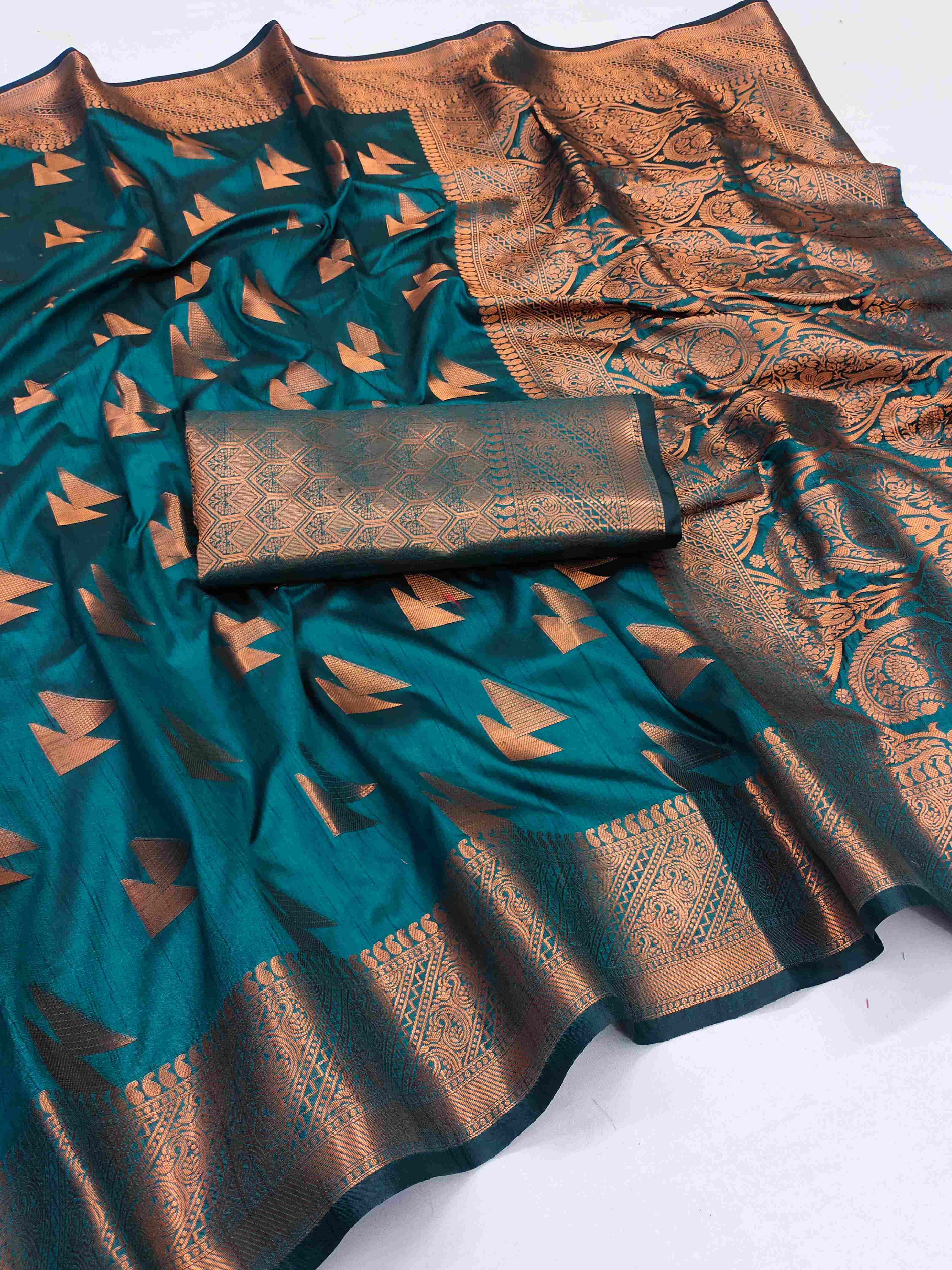 Sophisticated Rama Banarasi Silk Saree With Dalliance Blouse Piece