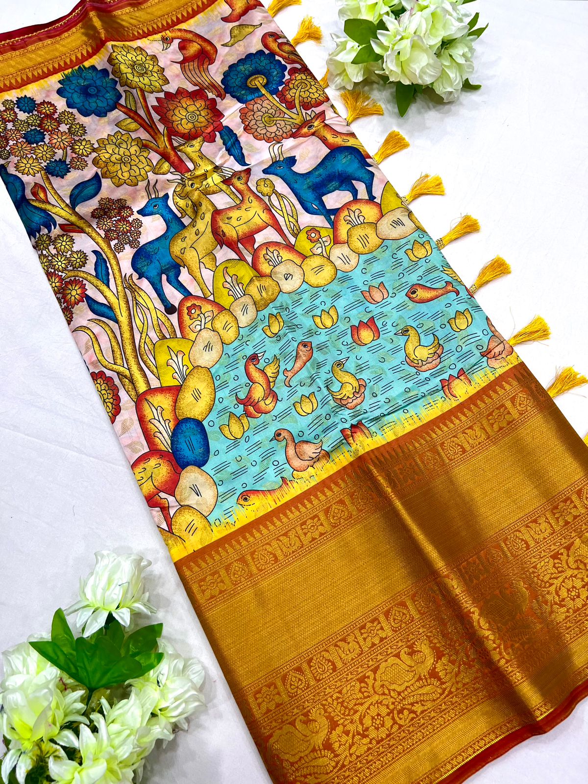 Invaluable Beige Kalamkari Printed Saree With Lagniappe Blouse Piece