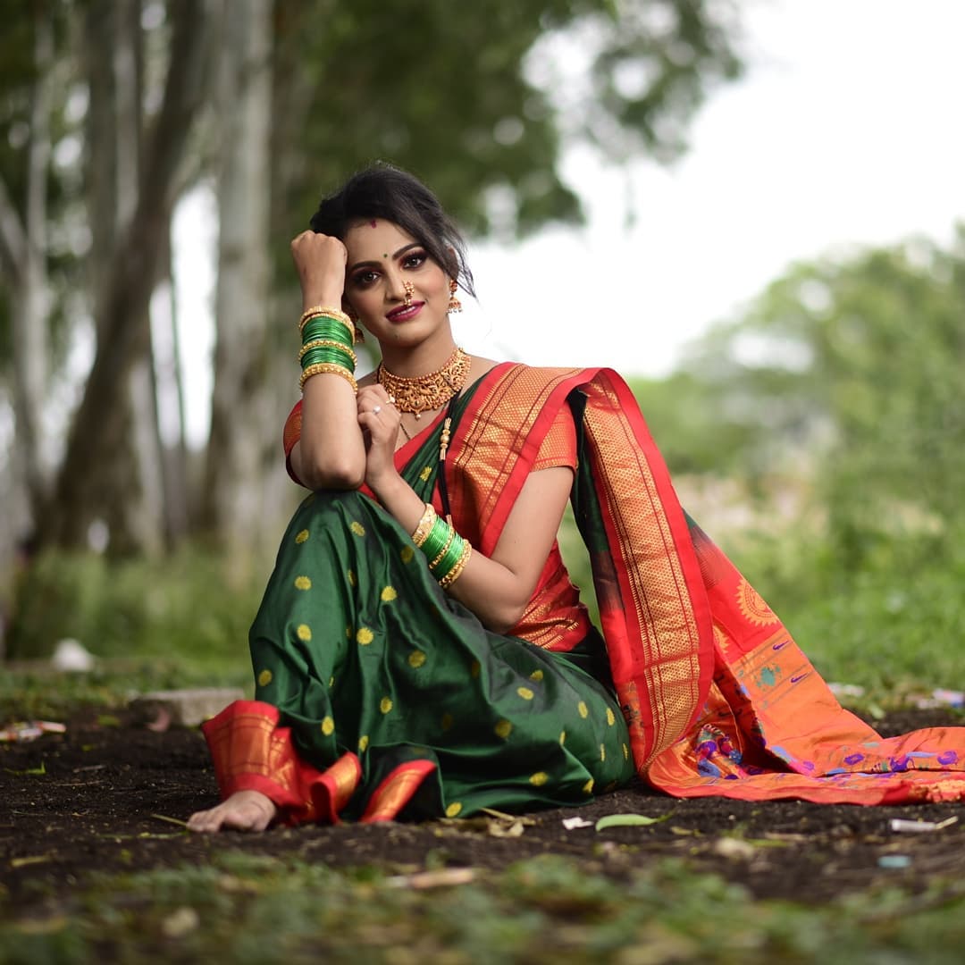 Captivating Green Paithani Silk Saree With Resplendent Blouse Piece