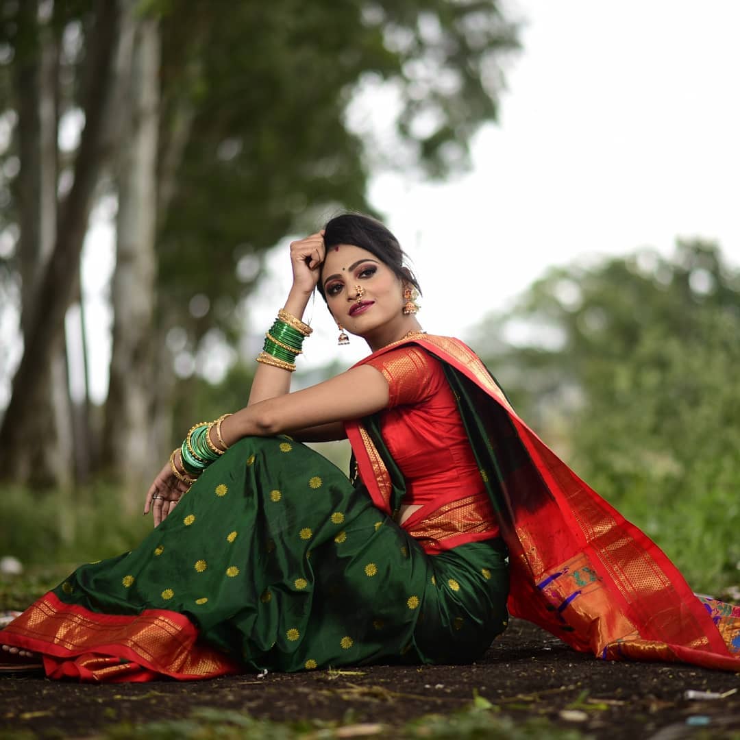 Captivating Green Paithani Silk Saree With Resplendent Blouse Piece