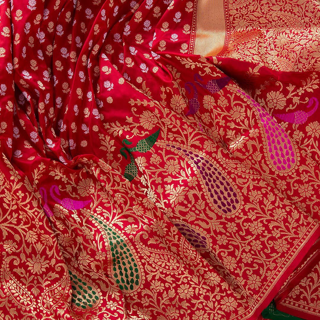 Gratifying Red Soft Silk Saree With Sophisticated Two Blouse Piece