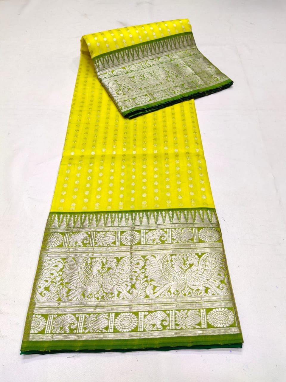 Grandiose Lemon Soft Silk Saree With Classic Blouse Piece