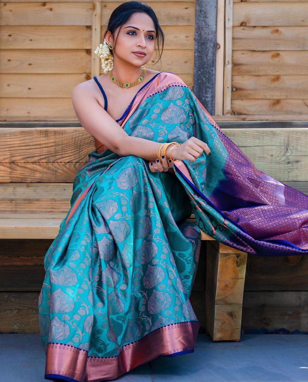 Blooming Rama Soft Silk Saree With Panoply Blouse Piece