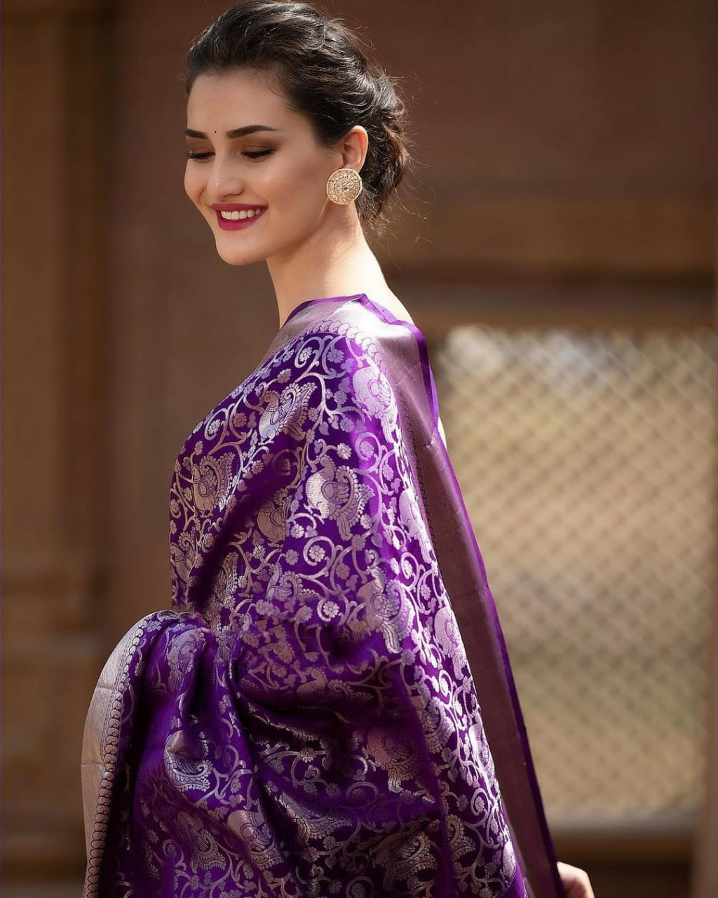 Flameboyant Purple Soft Silk Saree With Beauteous Blouse Piece