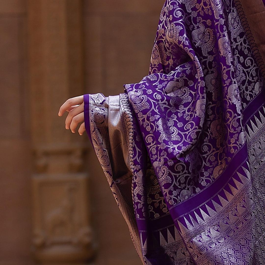 Flameboyant Purple Soft Silk Saree With Beauteous Blouse Piece