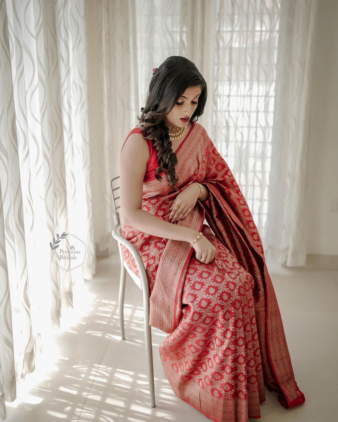 Delightful Red Soft Silk Saree With Glorious Blouse Piece