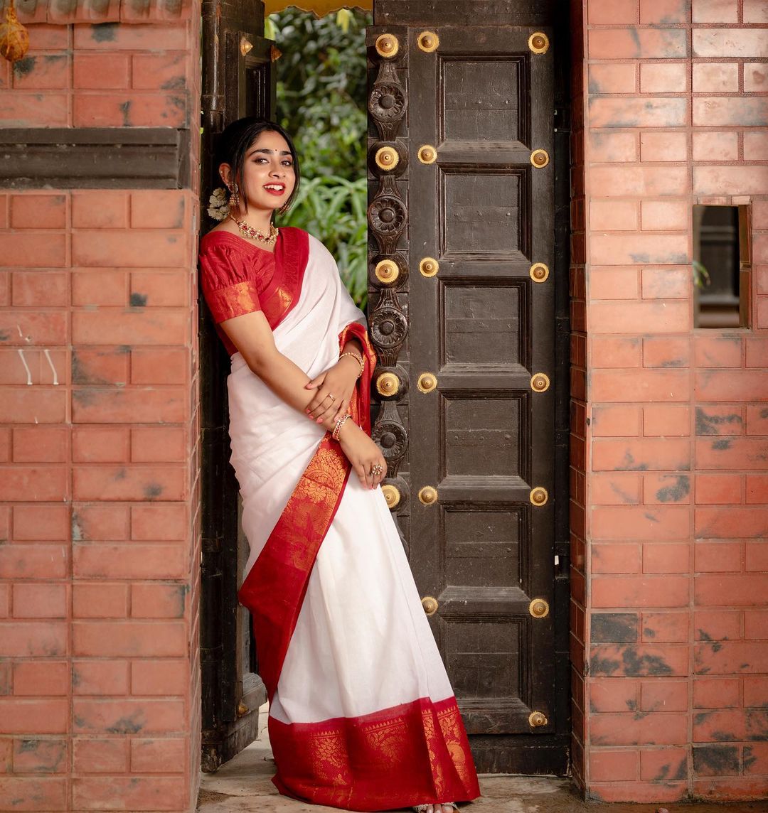 Devastating White Soft Silk Saree With Epiphany Blouse Piece