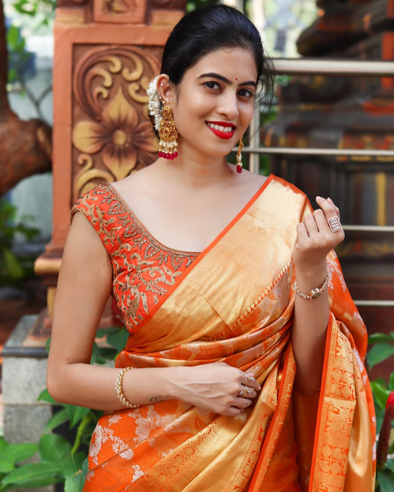 Sonorous Orange Soft Silk Saree With Exquisite Blouse Piece