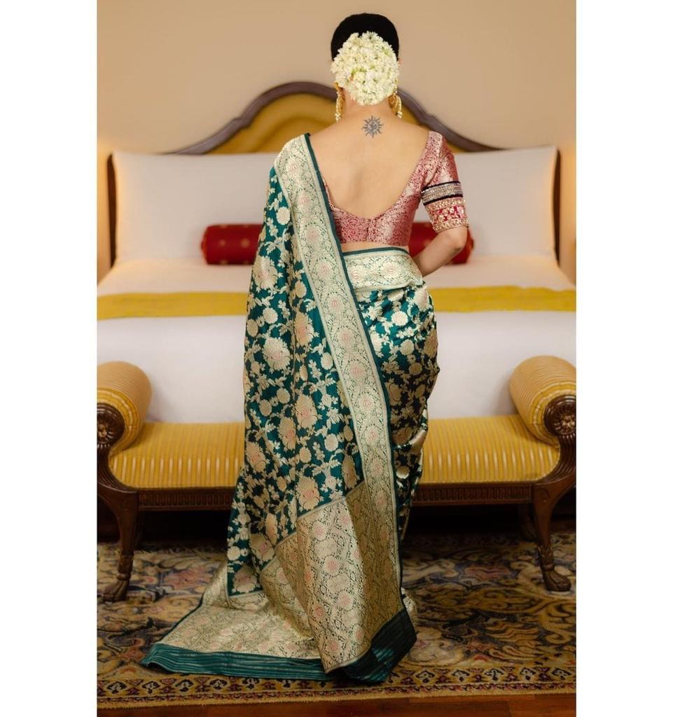 Capricious Green Soft Silk Saree With Traditional Blouse Piece