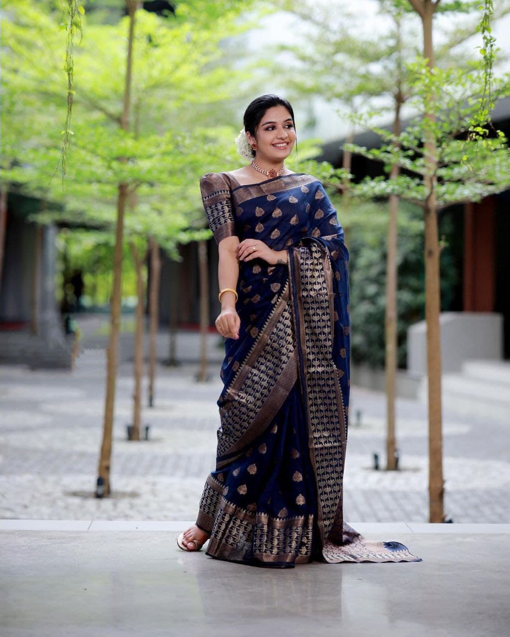 Enamoring Navy Blue Soft Silk Saree With Precious Blouse Piece