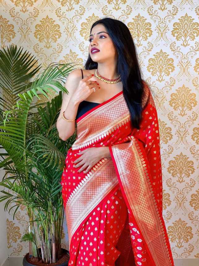 Pulsating Red Soft Silk Saree With Most Flattering Blouse Piece