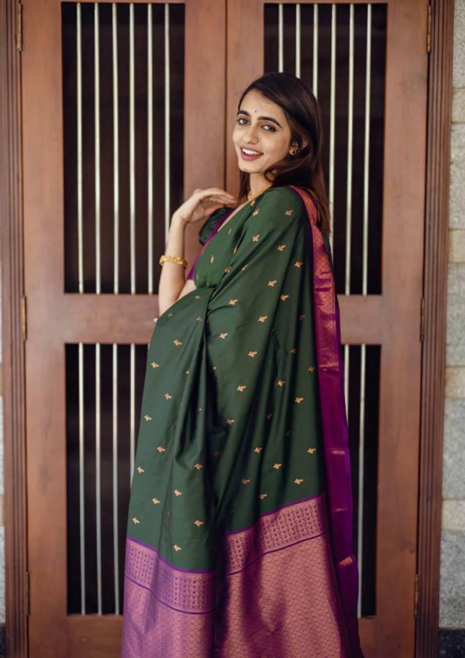 Scrupulous Green Soft Silk Saree With Enthralling Blouse Piece