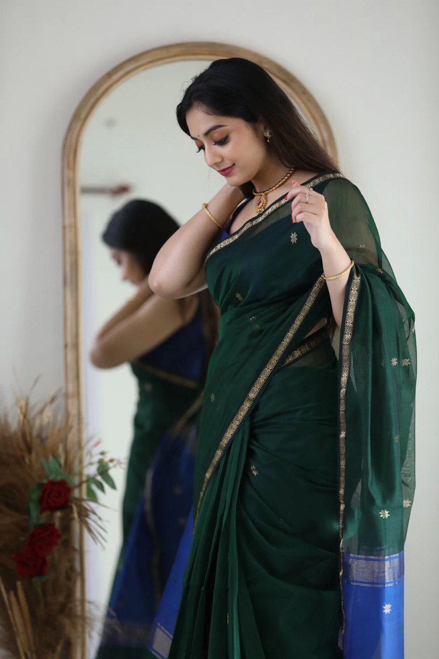 Mellifluous Green Cotton Silk Saree With Eloquence Blouse Piece