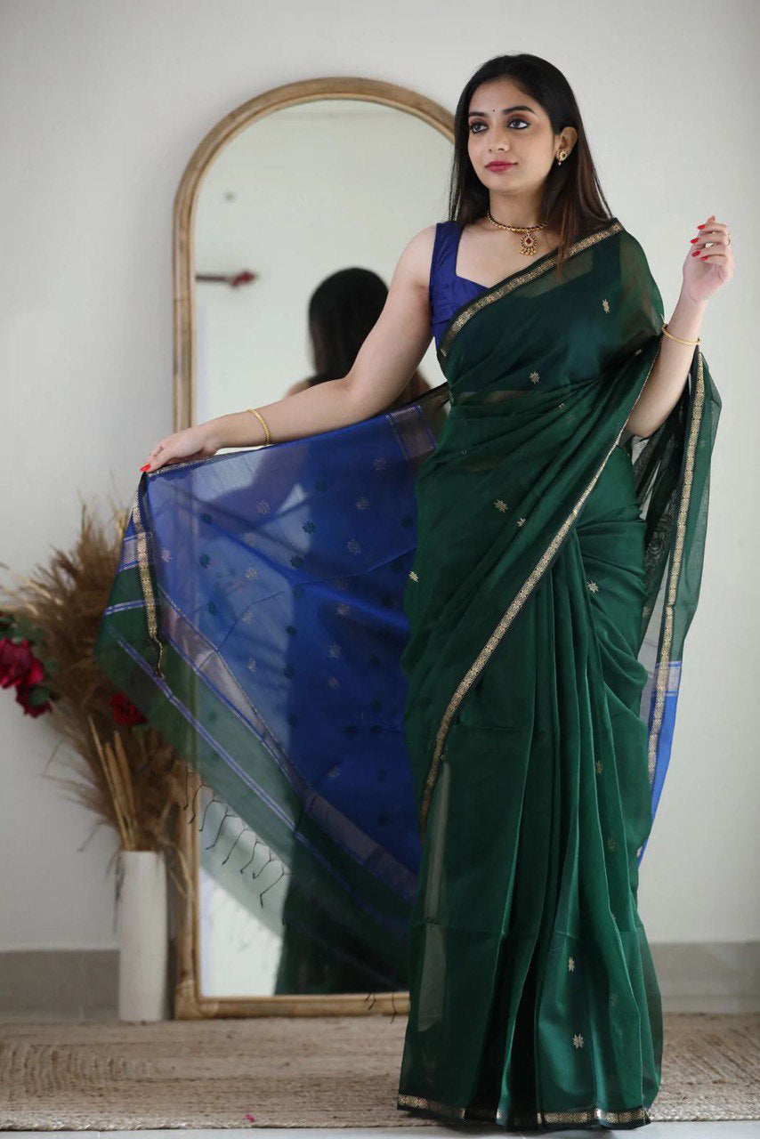 Mellifluous Green Cotton Silk Saree With Eloquence Blouse Piece