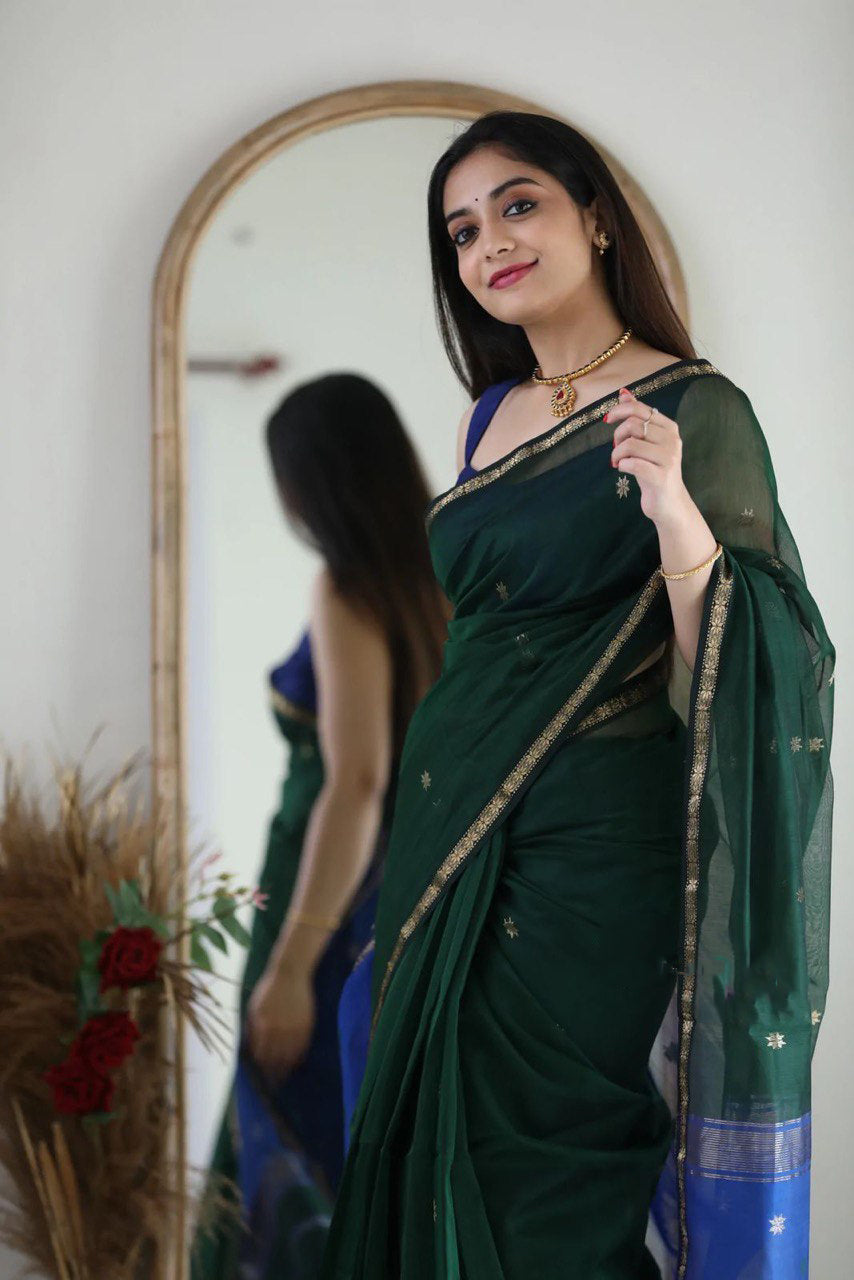 Mellifluous Green Cotton Silk Saree With Eloquence Blouse Piece