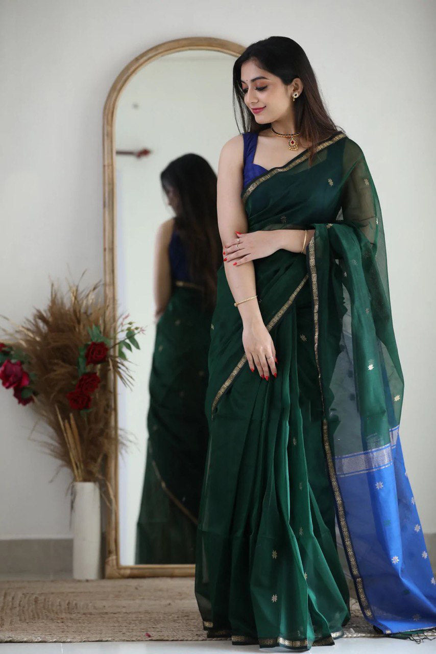 Mellifluous Green Cotton Silk Saree With Eloquence Blouse Piece