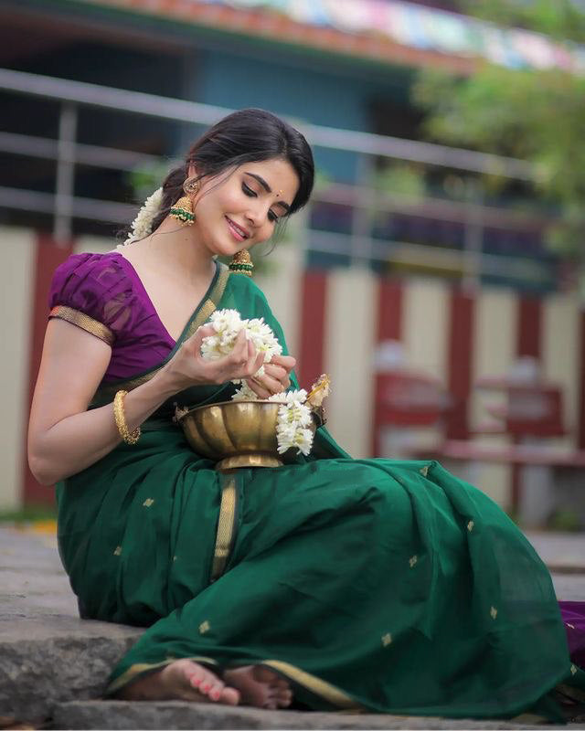 Evanescent Green Cotton Silk Saree With Efflorescence Blouse Piece