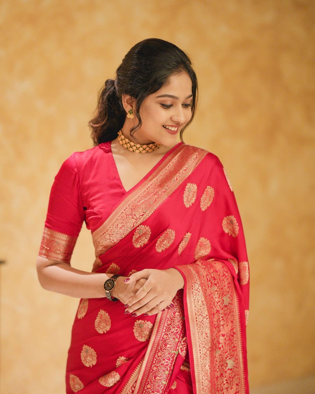 Prettiest glam Red Soft Silk Saree With Skinny Blouse Piece